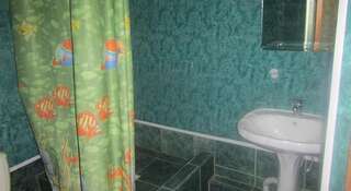 Гостиница Guest House Lunacharskogo 100A Геленджик Номер "Стандарт"-9