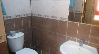 Гостиница Guest House Lunacharskogo 100A Геленджик Номер "Стандарт"-11